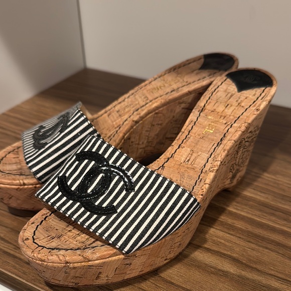 CHANEL Black and White Wedge Sandals - Picture 2 of 5